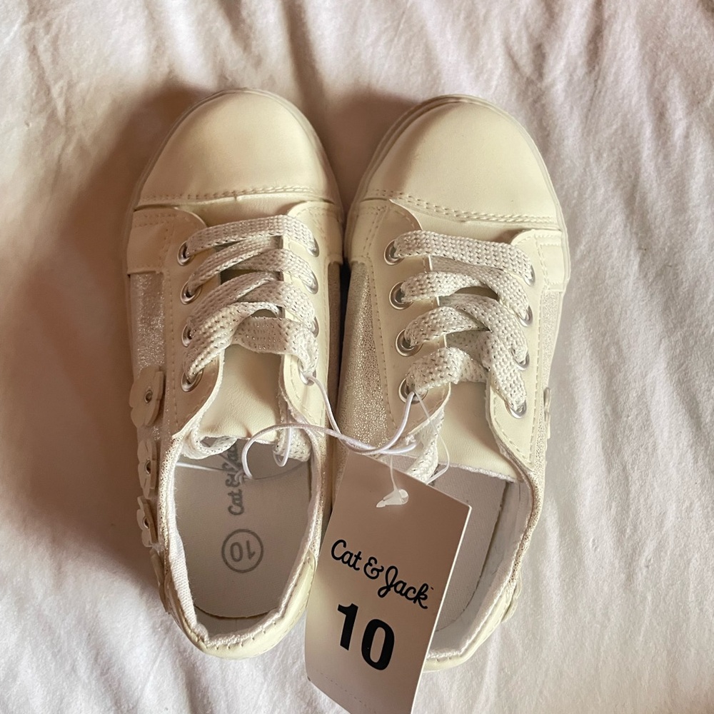 Cat & Jack Kids Cream Sneakers